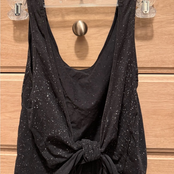 Lululemon It’s a Tie Cropped Tank - Picture 4 of 5